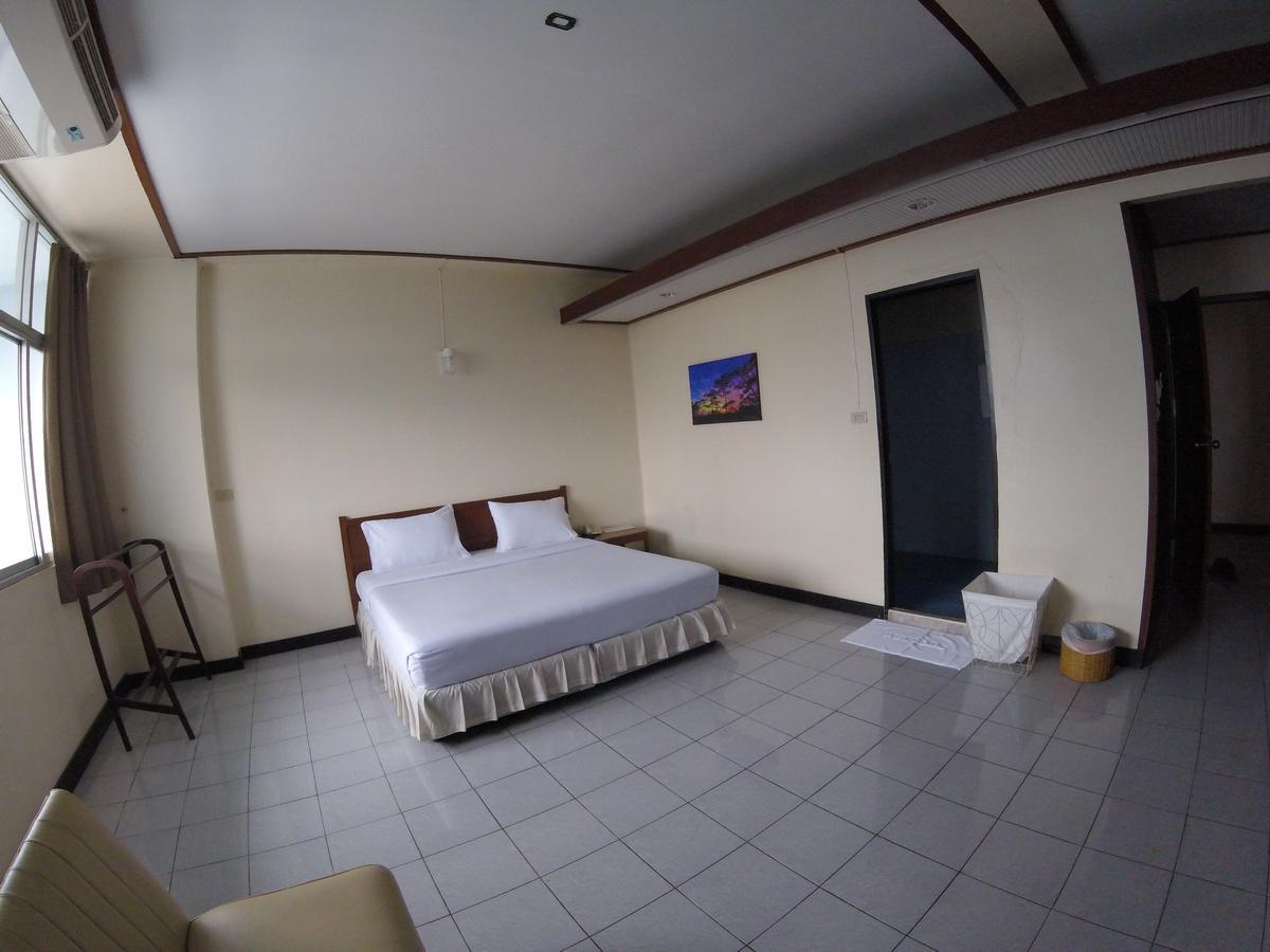 Tapee Hotel Σούρατ Τανί Εξωτερικό φωτογραφία